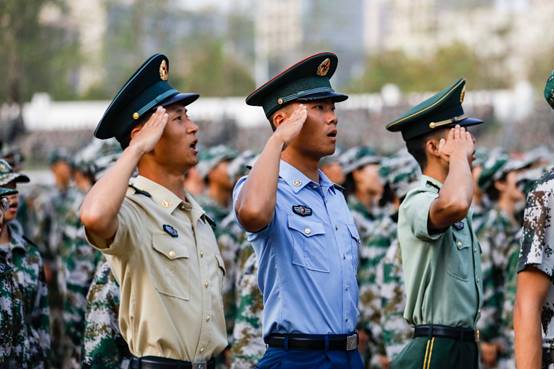 南华大学举行2022级新生军训成果汇报暨总结表彰大会