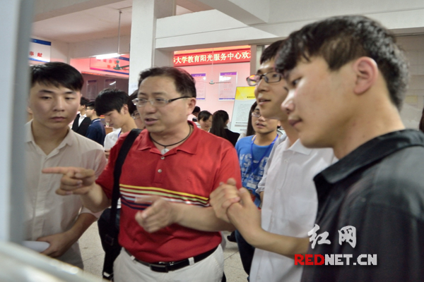 专家对相关作品提出意见